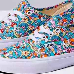 New vans MUSHROOM/FLORAL lace up.